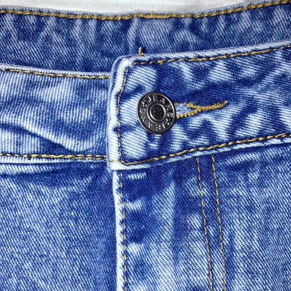 Jean Shorts - Picture 2 of 4